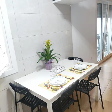 Piso Peralto شقة *